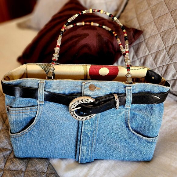 Purse - Picture 1 of 4